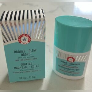 FIRST AID BEAUTY BRONZE + GLOW
DROPS WITH NIACINAMIDE NIB